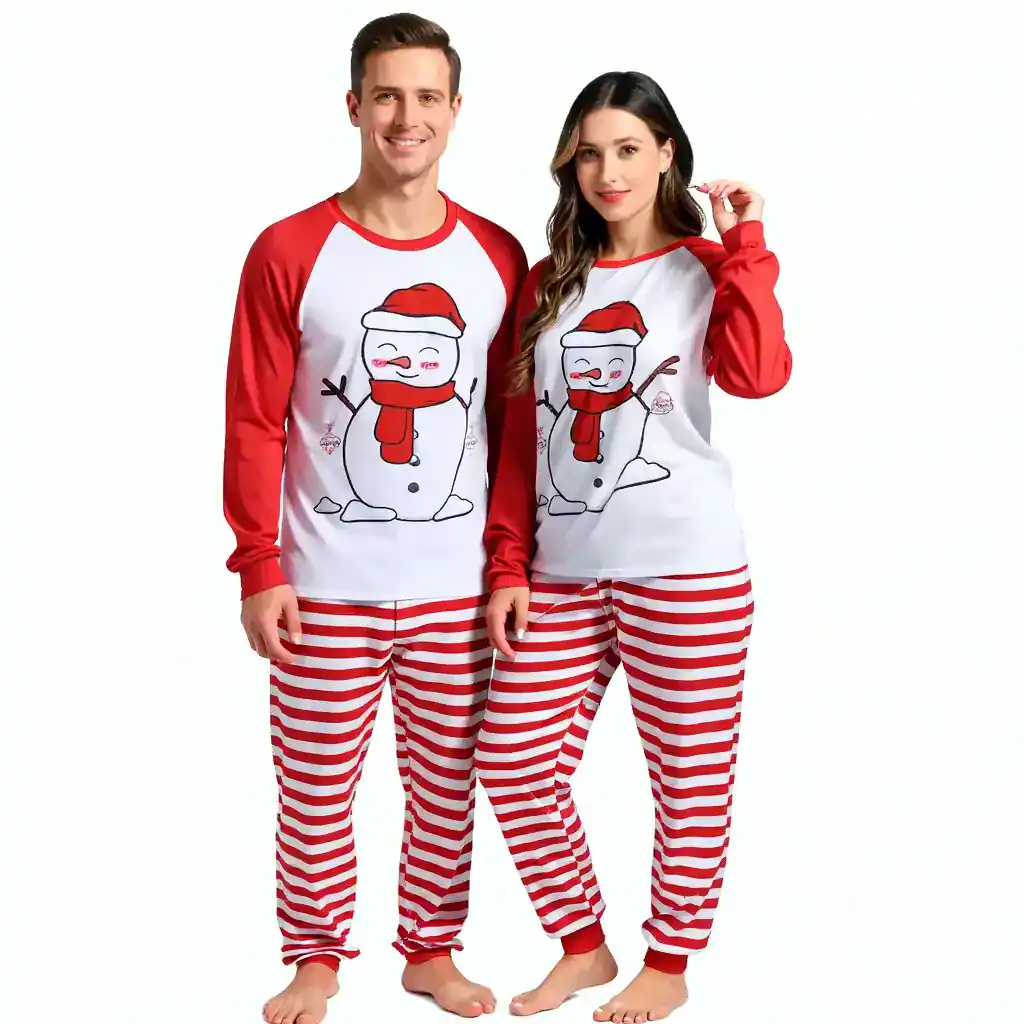 Pyjama couple Noël rouge et blanc à motif bonhomme de neige.